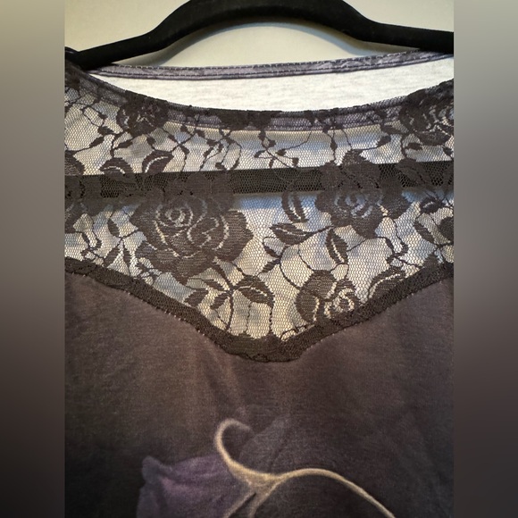 Skull and Roses Tee - Picture 4 of 6